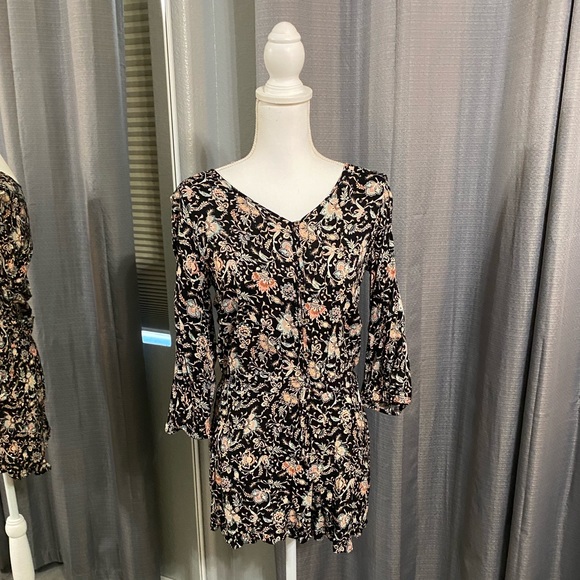 MOSSIMO SUPPLY CO • Floral Paisley Romper - Picture 3 of 10